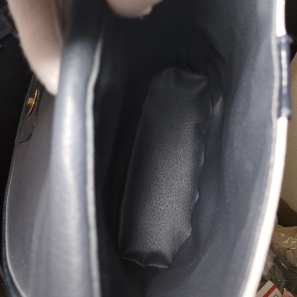 MCM Blue & White Crossbody Leather Patricia Handbag - Picture 15 of 17